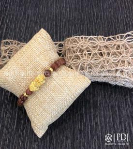 Vòng Đá Thạch Anh Tóc Đỏ 6 Ly Charm Tỳ Hưu 24K Vòng Đá Thạch Anh Tóc Đỏ 6 Ly Charm Tỳ Hưu 24K