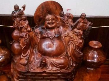 Tượng Phật Di Lặc mang những ý nghĩa phong thủy nào?