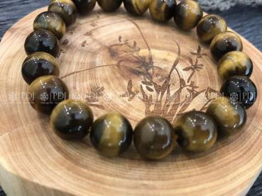 Vòng phong thuỷ đẹp và tốt cho tuổi sinh năm 1990