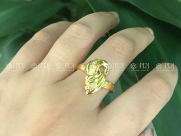 Giá vàng hôm nay 30/8, rủi ro toàn cầu, vàng trên đỉnh 6 năm