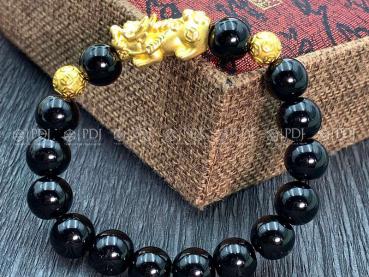 Sinh năm 1975 nên đeo vòng phong thủy nào?