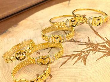 Giá vàng hôm nay 18/4: Nhu cầu giảm, giá đi xuống