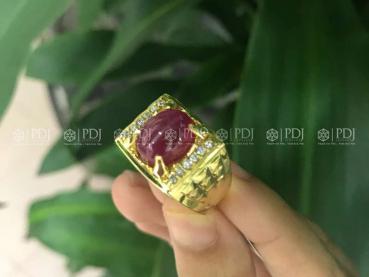 Giá vàng hôm nay 9/4: Tăng vọt lên đỉnh