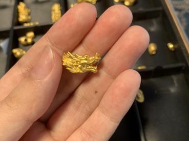 Giá vàng hôm nay 10/3: Giá lao dốc, giao dịch trầm lắng