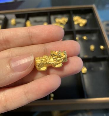 Giá vàng hôm nay 23/3/2024 lao dốc nhanh, đồng loạt chốt lời