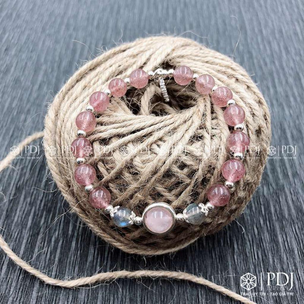 Vòng Đá Thạch Anh Dâu Tây Charm Bạc C