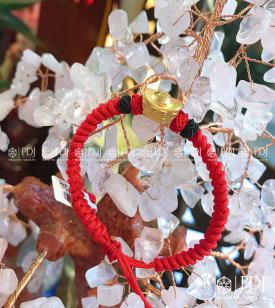 Vòng Tay Chỉ Đỏ Charm Đĩnh Vàng 24K M03 Vòng Tay Chỉ Đỏ Charm Đĩnh Vàng 24K M03