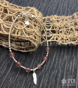 Vòng Đá Thạch Anh Dâu Tây Charm Bạc Lá