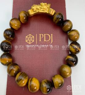 Vòng Đá Mắt Hổ Vàng Nâu Charm Tỳ Hưu Cưỡi Gậy Như Ý Vàng 24K Vòng Đá Mắt Hổ Vàng Nâu Charm Tỳ Hưu Cưỡi Gậy Như Ý Vàng 24K